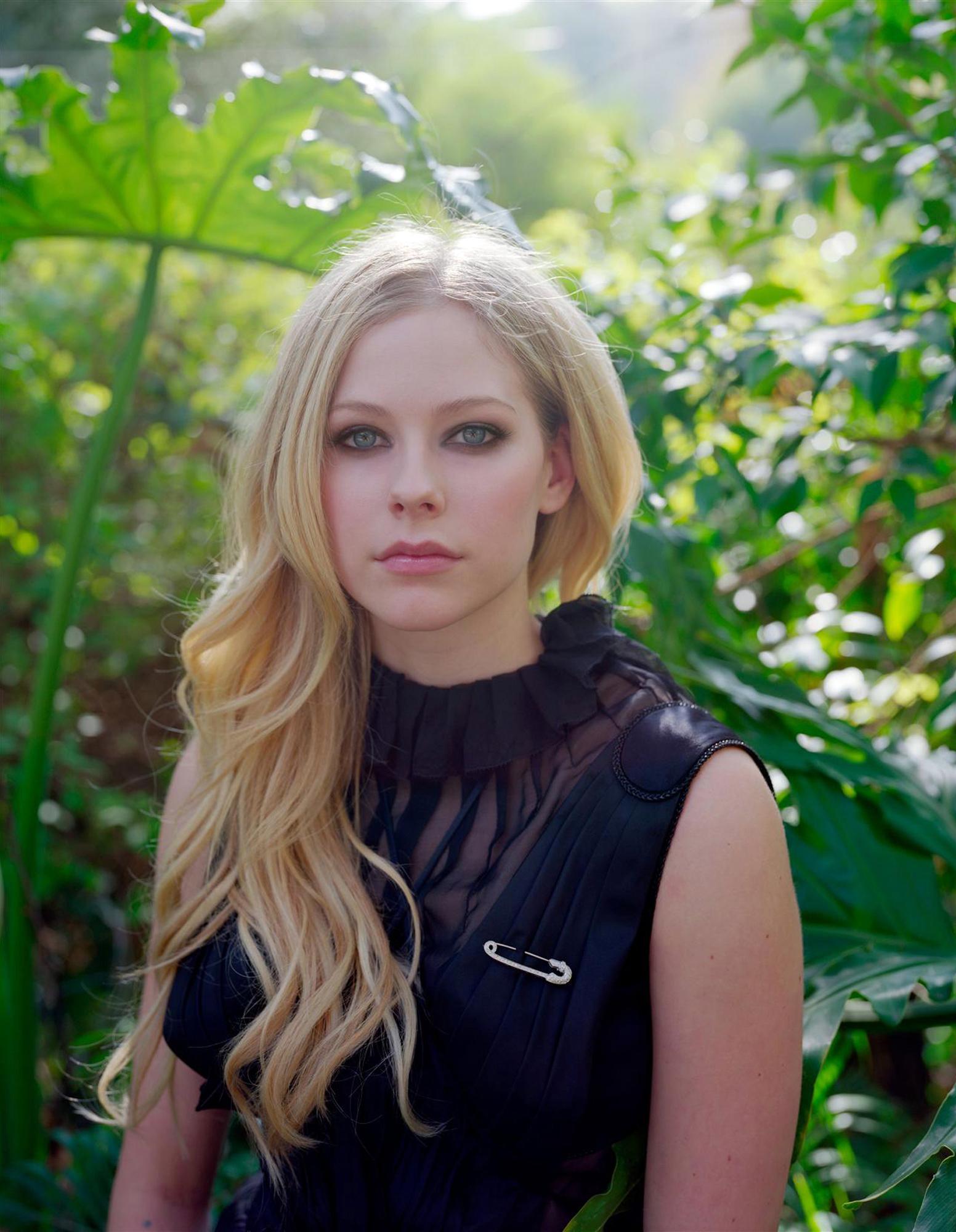 Avril Lavigne Kosty 555 info 2