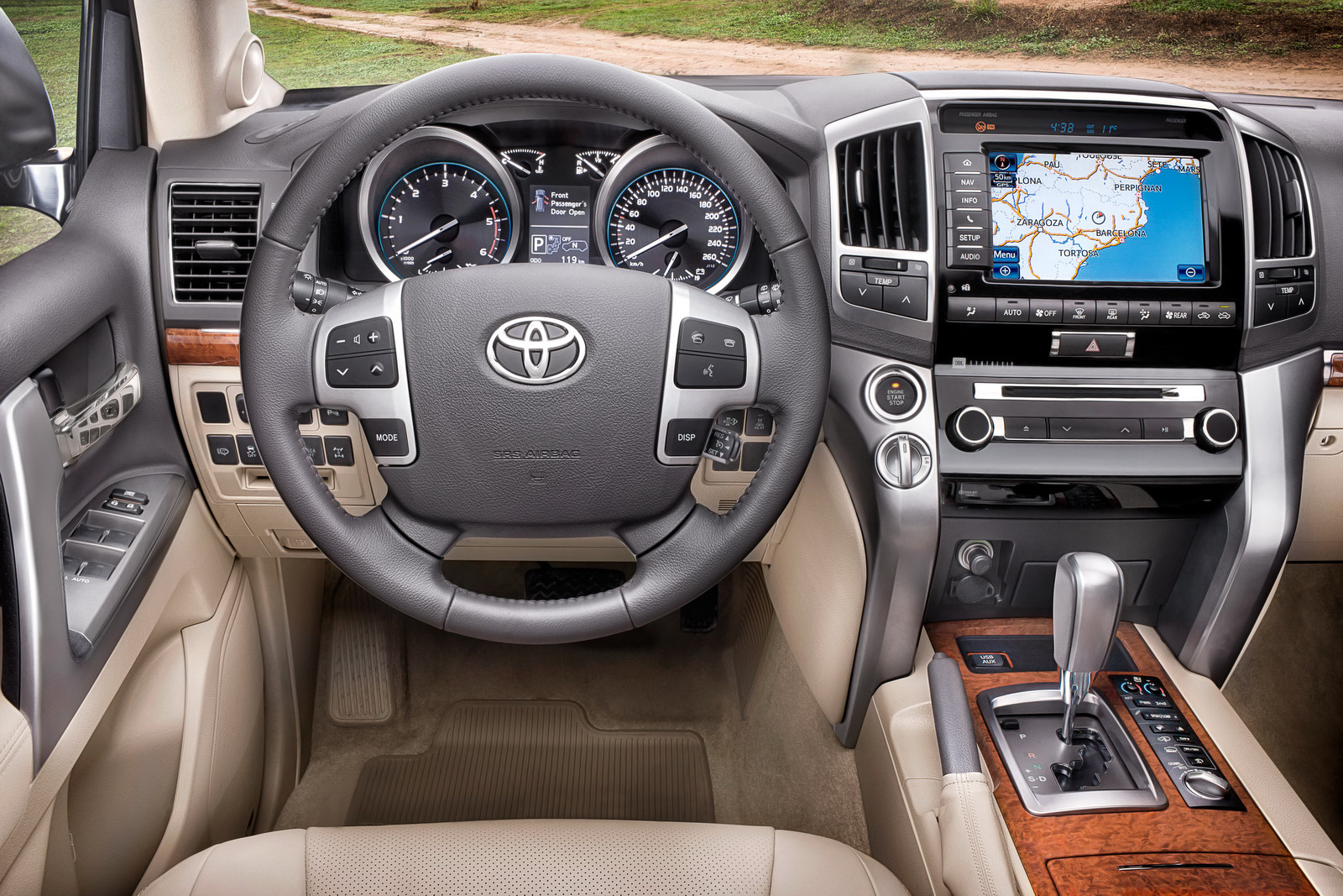 2013 Toyota Land Cruiser 1